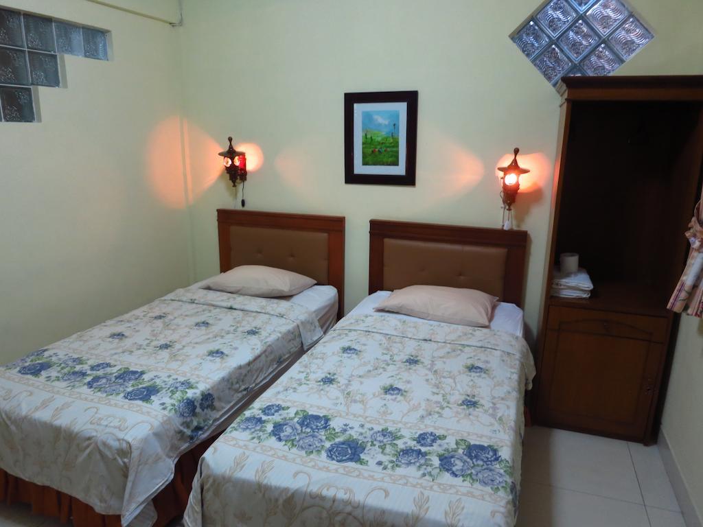 Enny'S Guest House Маланг Стая снимка
