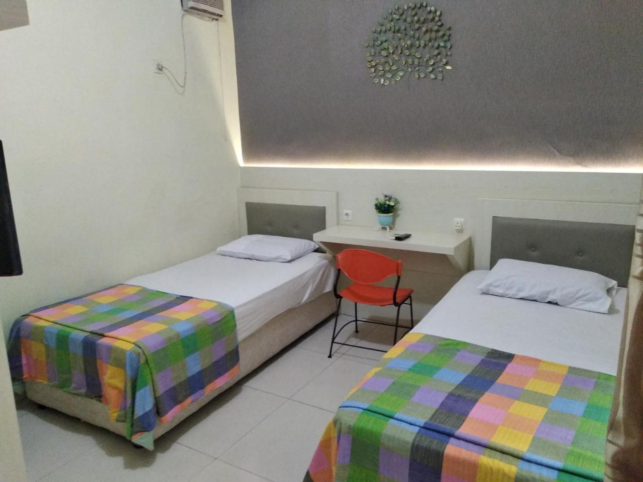 Enny'S Guest House Маланг Екстериор снимка