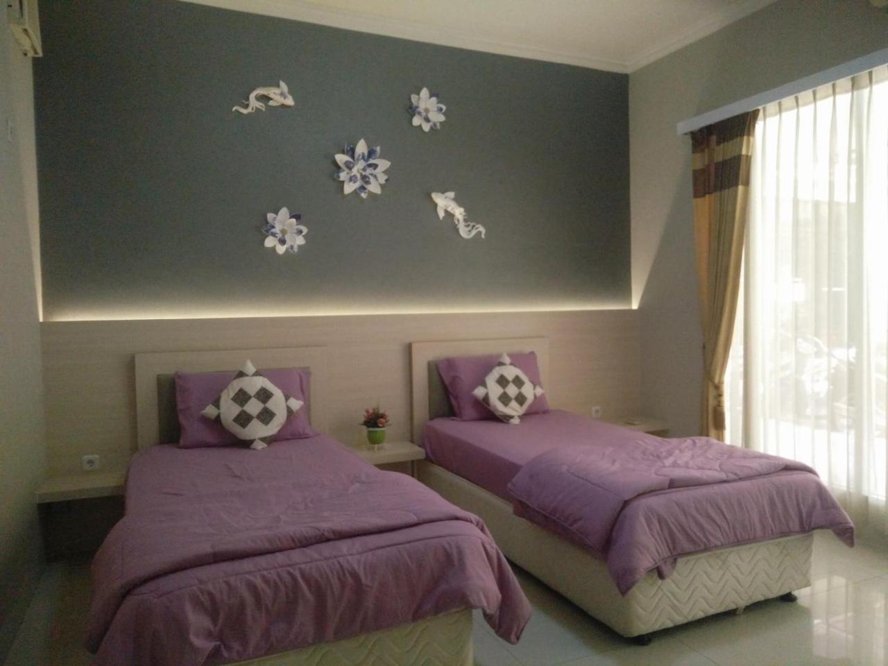 Enny'S Guest House Маланг Екстериор снимка