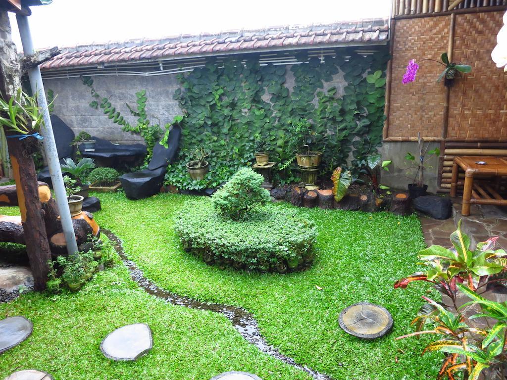 Enny'S Guest House Маланг Екстериор снимка