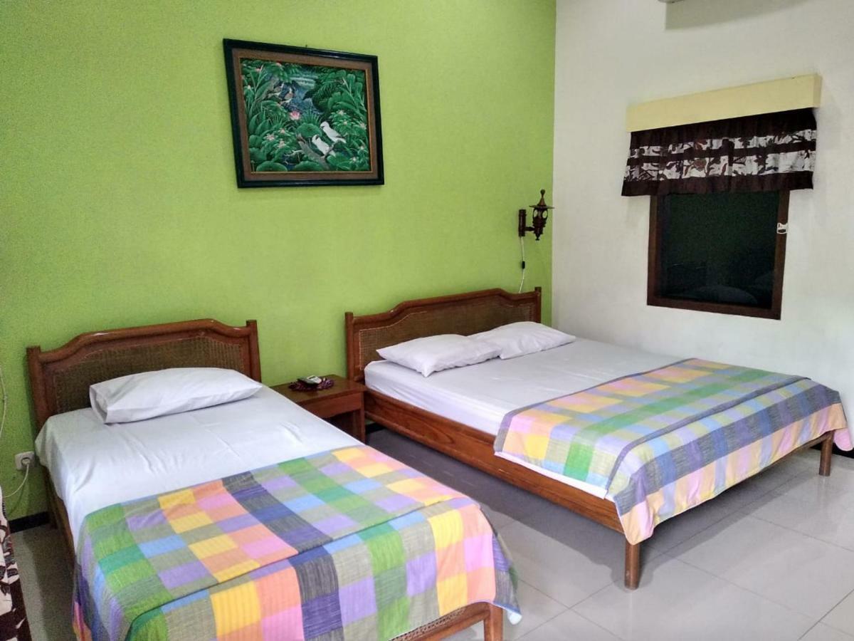 Enny'S Guest House Маланг Екстериор снимка