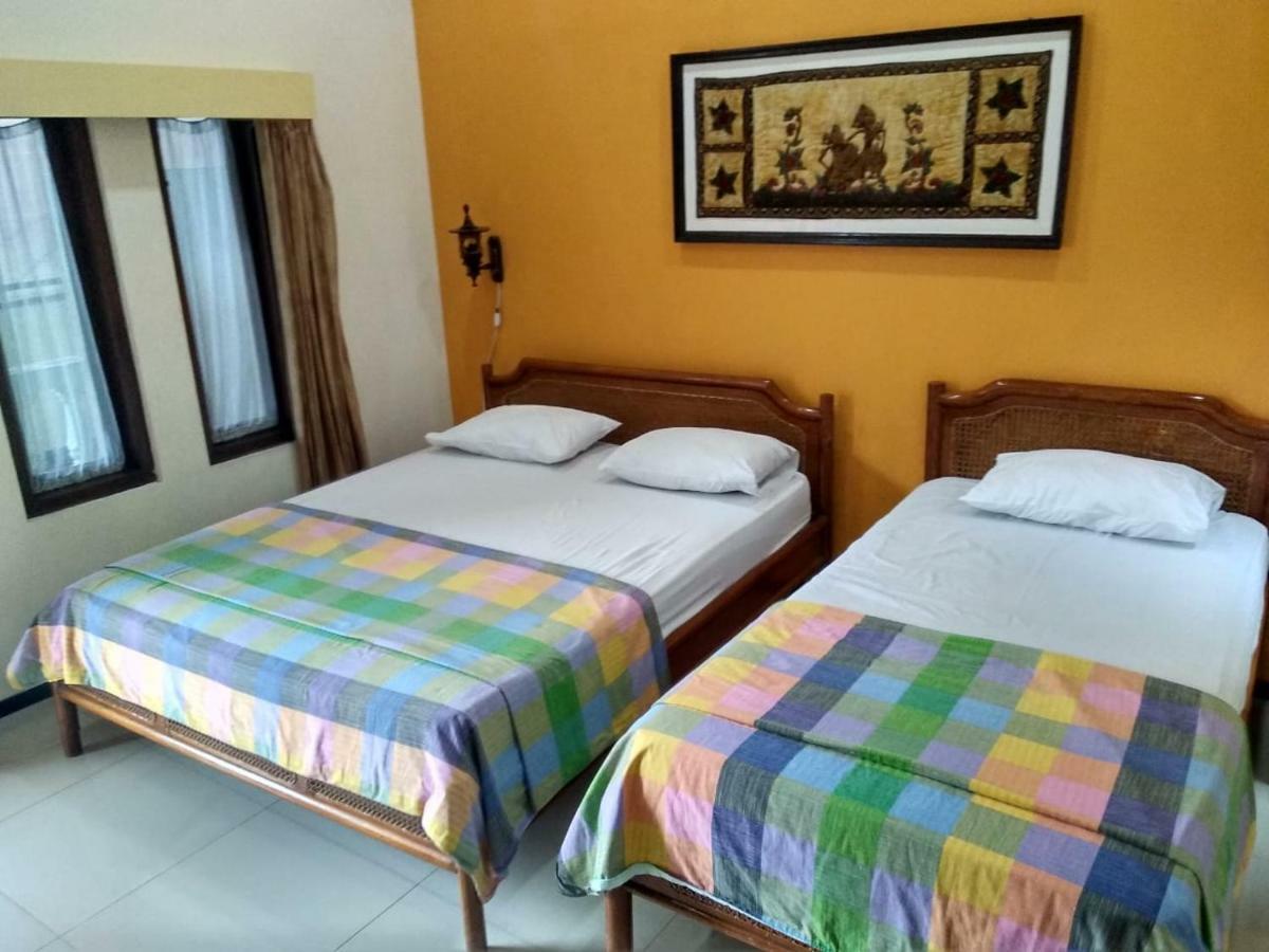 Enny'S Guest House Маланг Екстериор снимка