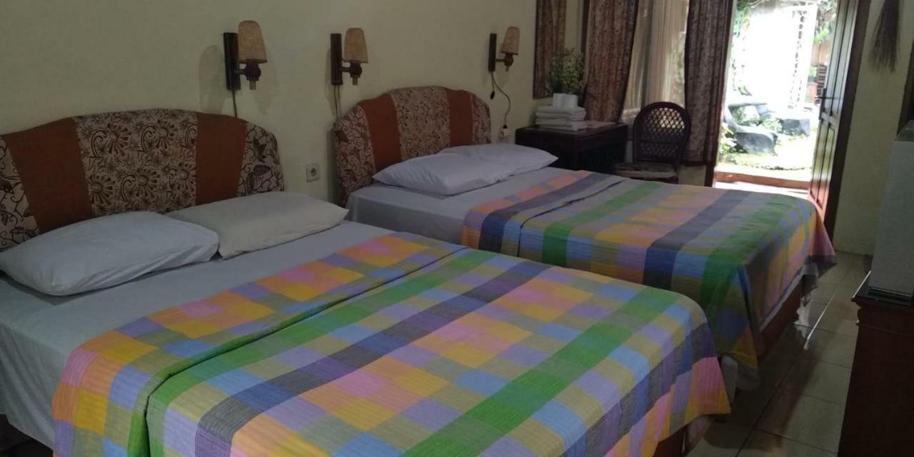 Enny'S Guest House Маланг Екстериор снимка